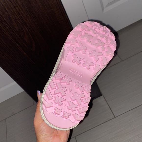 Burberry Arthur Vintage Check Sneakers (Rare Find) - Picture 6 of 6